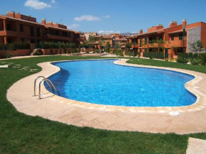 Appartement résidentiel avec jardin et piscine
